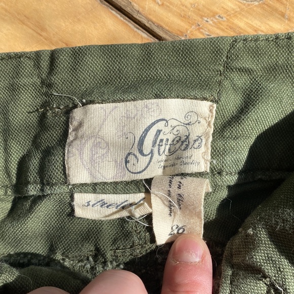 Guess shorts - Picture 2 of 5